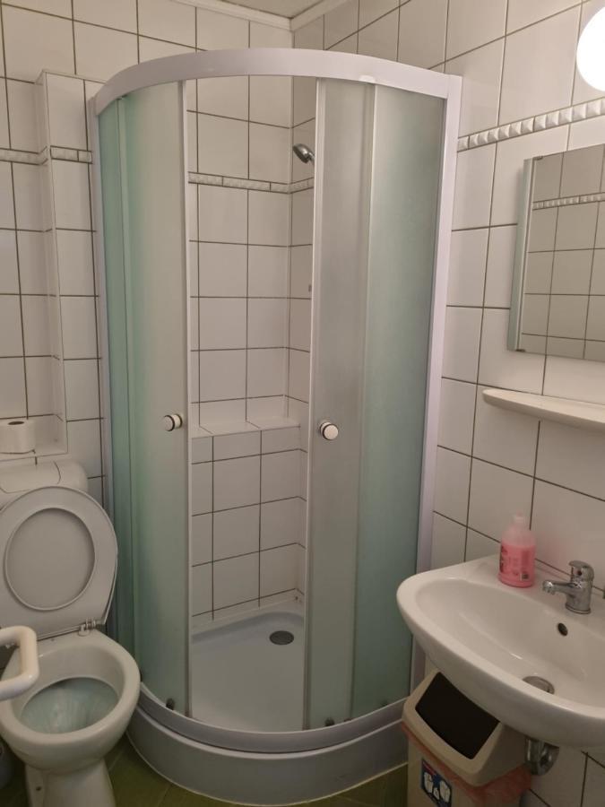 Taban Vendeghaz Balatonlelle住宿加早餐旅馆 外观 照片