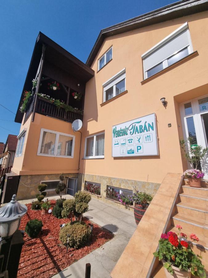 Taban Vendeghaz Balatonlelle住宿加早餐旅馆 外观 照片